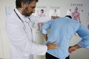πώς να θεραπεύσετε τον πόνο στην πλάτη στην οσφυϊκή περιοχή